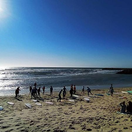 Furadouro Surf Camp Apartment โอวาร์ ภายนอก รูปภาพ