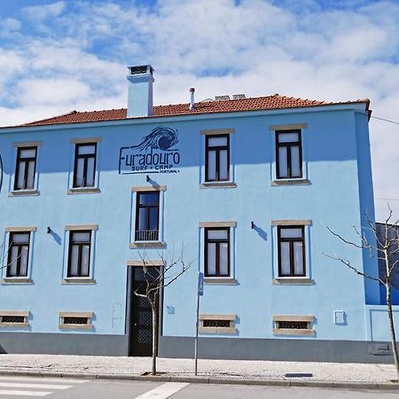 Furadouro Surf Camp Apartment โอวาร์ ภายนอก รูปภาพ