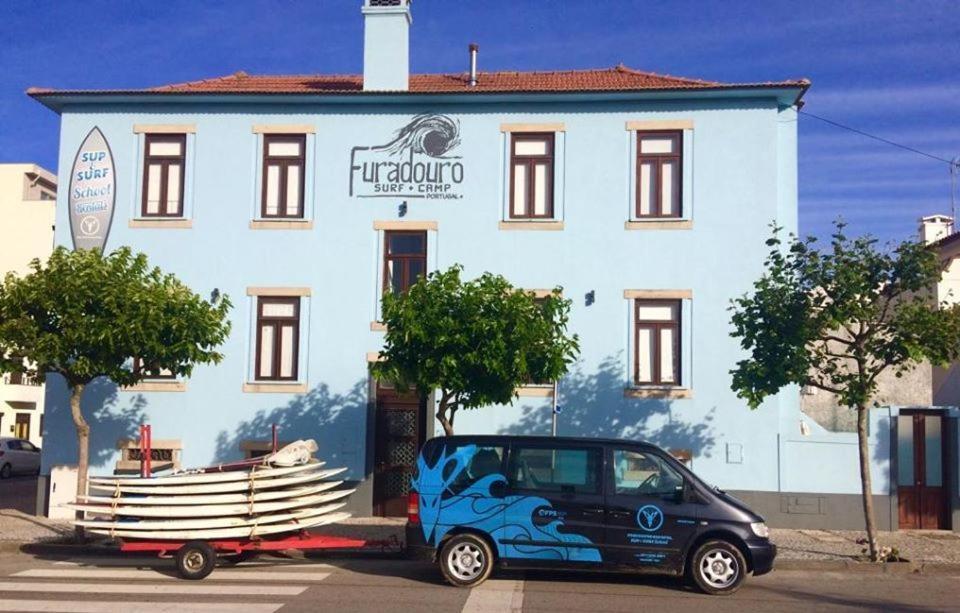 Furadouro Surf Camp Apartment โอวาร์ ภายนอก รูปภาพ