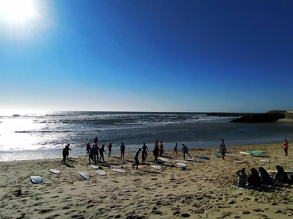 Furadouro Surf Camp Apartment โอวาร์ ภายนอก รูปภาพ