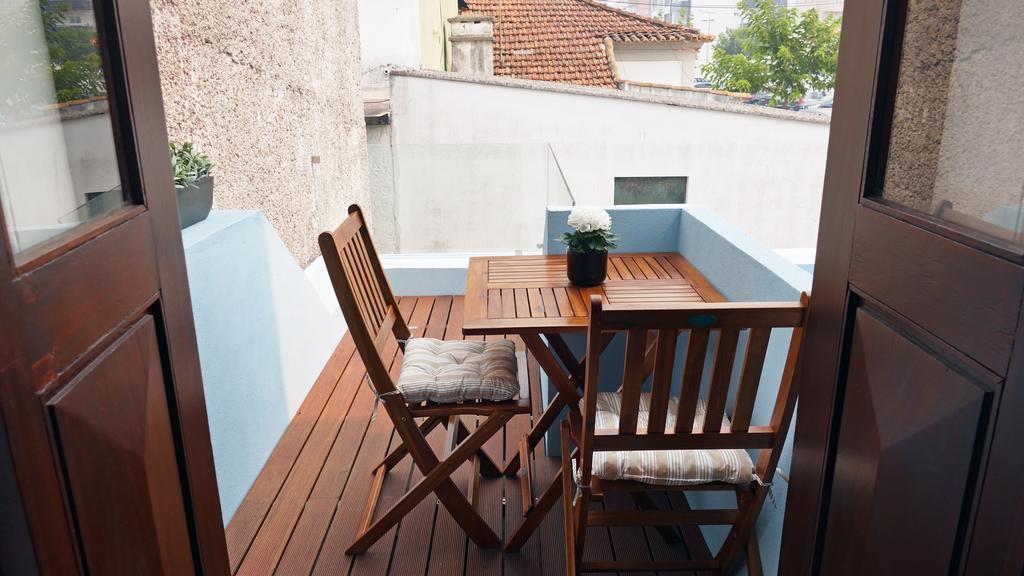 Furadouro Surf Camp Apartment โอวาร์ ภายนอก รูปภาพ