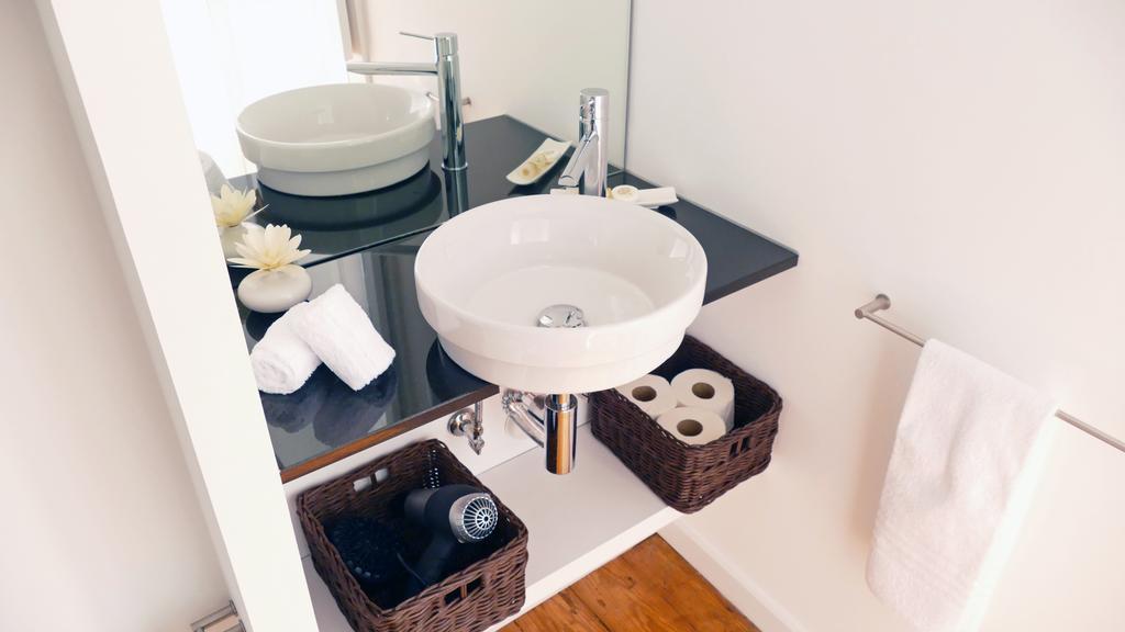 Furadouro Surf Camp Apartment โอวาร์ ภายนอก รูปภาพ