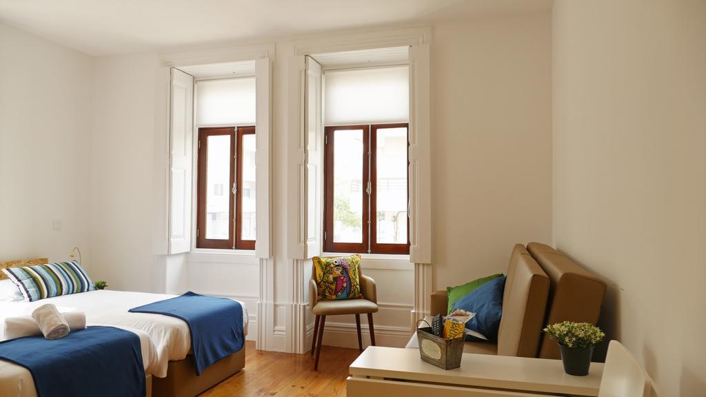Furadouro Surf Camp Apartment โอวาร์ ภายนอก รูปภาพ