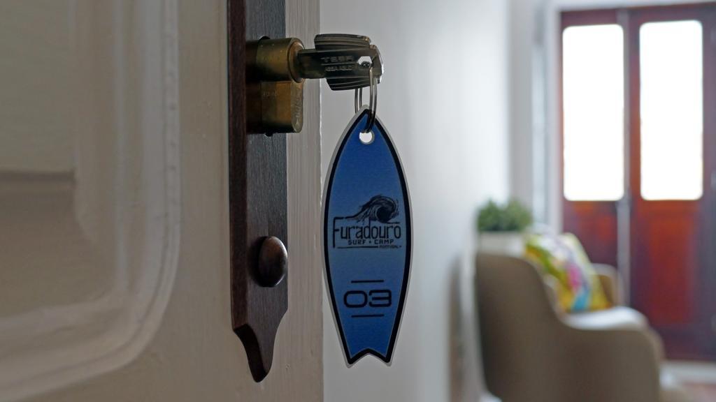 Furadouro Surf Camp Apartment โอวาร์ ภายนอก รูปภาพ